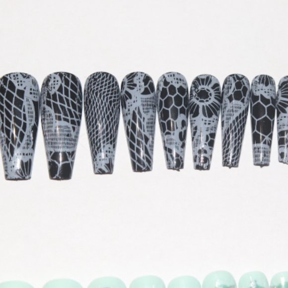 Black nails with white lace- press on nail set - Picture 2 of 8